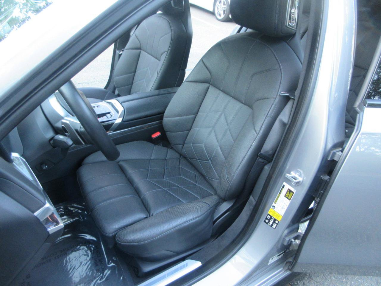 Used 2023 BMW 760i xDrive AWD/4WD image 13
