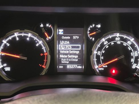 Used 2022 Toyota 4Runner TRD Off-Road image 5