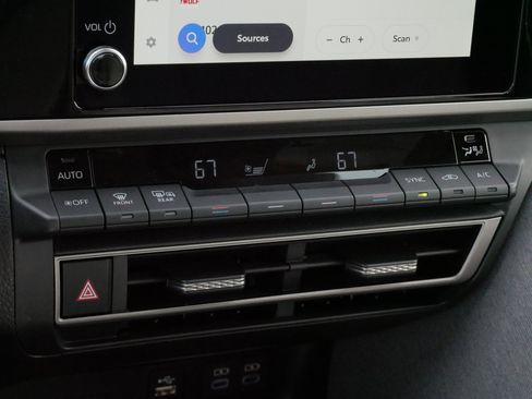 Certified 2025 Toyota Camry LE FWD image 23