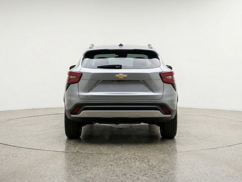 Used 2025 Chevrolet Trax LT w/ LT Convenience Package image 7