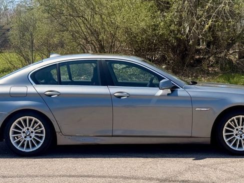 Used 2013 BMW 535i xDrive Sedan AWD/4WD image 6