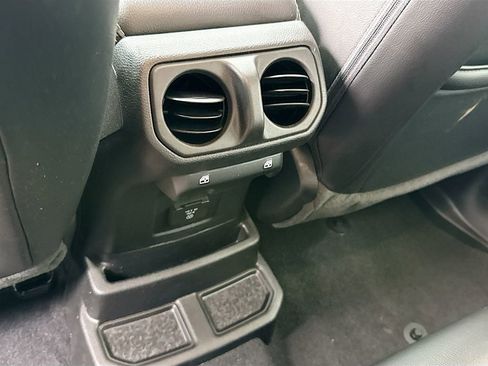 Used 2023 Jeep Wrangler Unlimited Sahara image 28