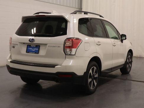 Used 2018 Subaru Forester 2.5i Limited AWD/4WD image 10