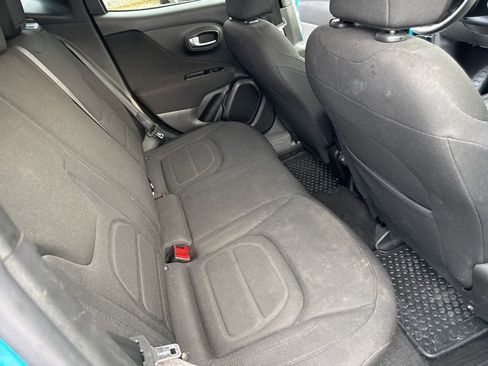 Used 2019 Jeep Renegade Latitude image 30