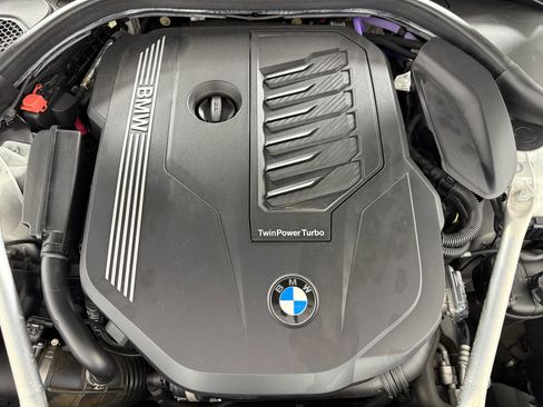 Used 2021 BMW 540i w/ Convenience Package image 28