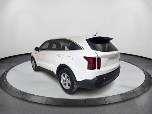 Used 2022 Kia Sorento LX FWD image 8