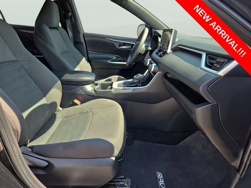 Used 2024 Toyota RAV4 SE AWD/4WD image 16
