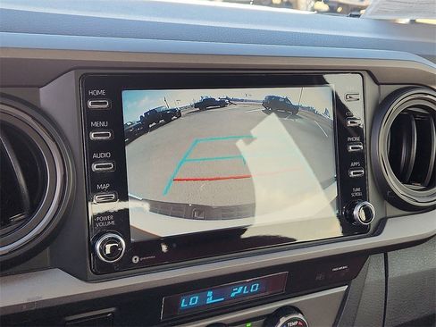 Used 2021 Toyota Tacoma TRD Off-Road w/ Technology Package image 16