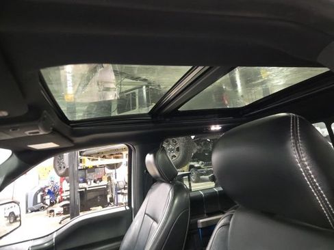 Used 2019 Ford F150 Lariat w/ Equipment Group 502A Luxury AWD/4WD image 14