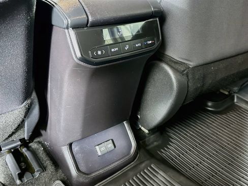 Certified 2025 Toyota Highlander LE AWD/4WD image 25