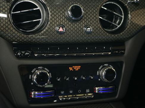 Used 2022 Rolls-Royce Ghost Black Badge image 20