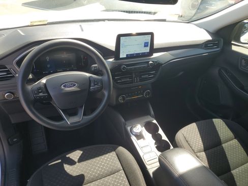Used 2025 Ford Escape Active AWD/4WD image 14