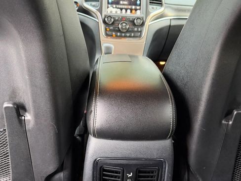Used 2016 Jeep Grand Cherokee Limited w/ Trailer Tow Group IV image 10