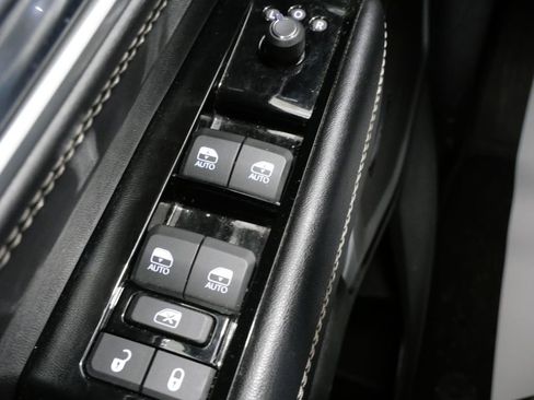 Used 2023 Jeep Wagoneer L Series III w/ Preferred Equipment Group image 11