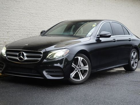 Used 2020 Mercedes-Benz E 350 Sedan image 2