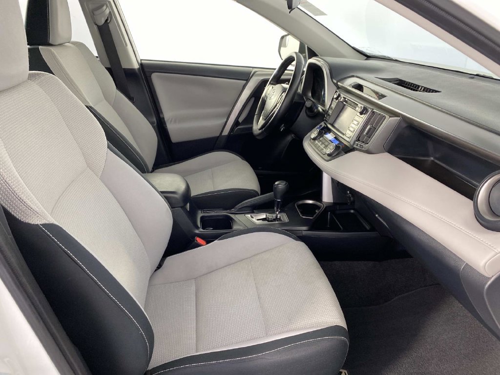 Used 2016 Toyota RAV4 XLE AWD/4WD image 11