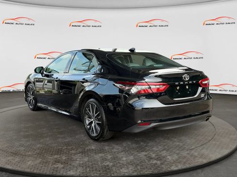 Used 2021 Toyota Camry XLE w/ Navigation Package AWD/4WD image 8