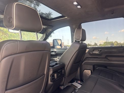 Used 2025 GMC Sierra 2500 AT4X AWD/4WD image 12