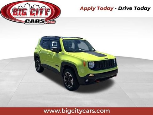 Used 2017 Jeep Renegade Trailhawk w/ Premium Trailhawk Package AWD/4WD image 1