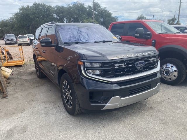 Used 2025 Ford Expedition Platinum AWD/4WD image 3