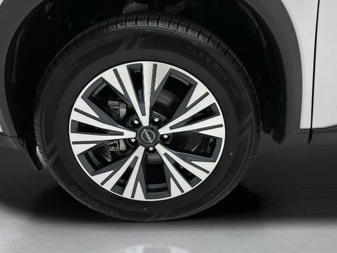 Used 2023 Nissan Rogue SV AWD/4WD image 8