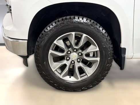 Used 2023 Chevrolet Silverado 1500 LT w/ Protection Package AWD/4WD image 12