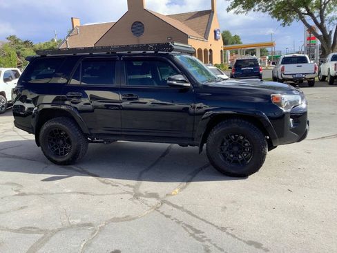 Used 2022 Toyota 4Runner TRD Off-Road Premium AWD/4WD image 10