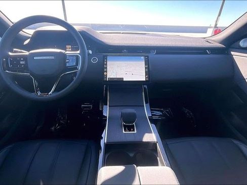 Used 2025 Land Rover Range Rover Evoque Dynamic SE image 19