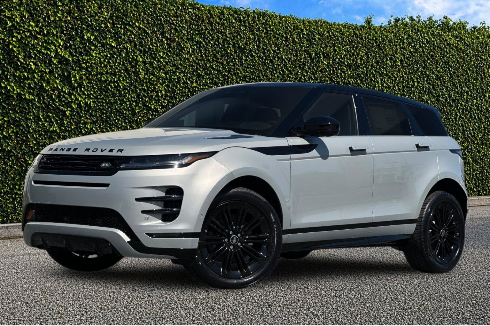 New 2026 Land Rover Range Rover Evoque Dynamic SE AWD/4WD image 2