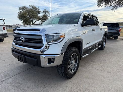 Used 2015 Toyota Tundra SR5 image 3