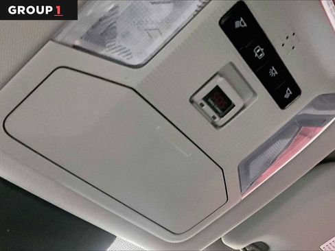 Used 2019 Toyota RAV4 LE image 34