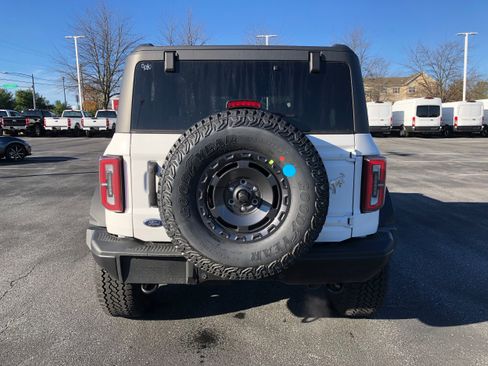 New 2025 Ford Bronco Badlands image 4