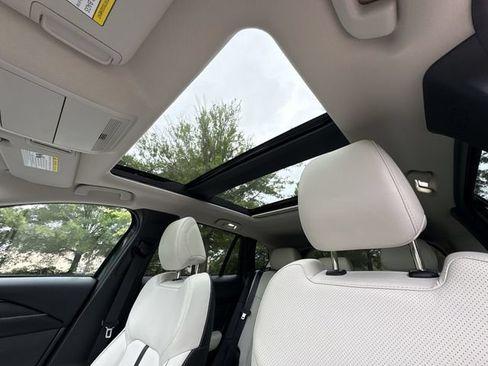 Certified 2026 MAZDA CX-50 AWD 2.5 S w/ Premium Package image 22