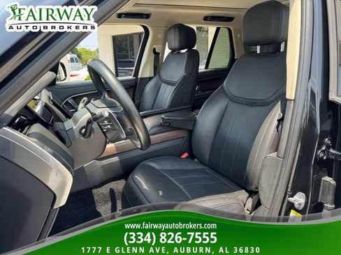 Used 2023 Land Rover Range Rover SE AWD/4WD image 10