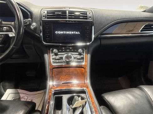 Used 2017 Lincoln Continental Reserve w/ Luxury Package image 9