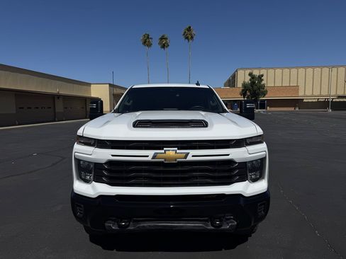 Used 2024 Chevrolet Silverado 2500 Custom w/ Custom Value Package RWD image 2