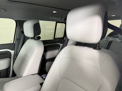 New 2025 Land Rover Defender 110 S image 6