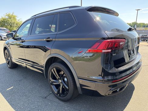 Certified 2023 Volkswagen Tiguan SE R-Line AWD/4WD image 4