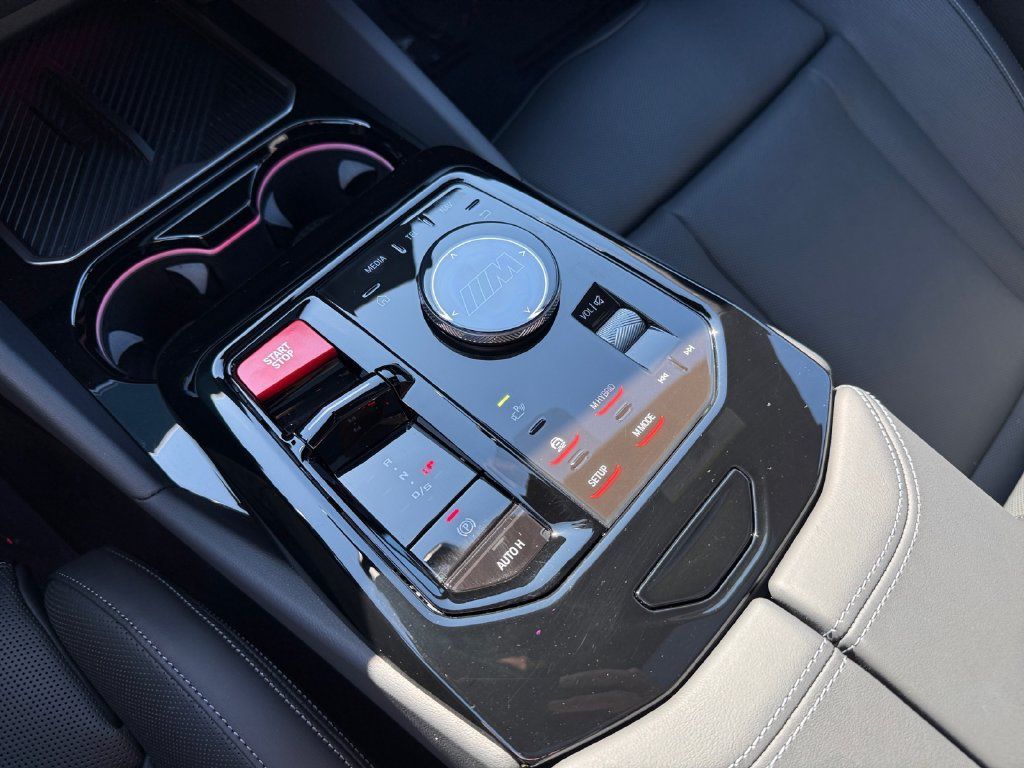 Used 2026 BMW M5 Touring AWD/4WD image 27