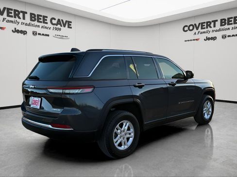 Used 2022 Jeep Grand Cherokee Laredo w/ Luxury Tech Group I image 9