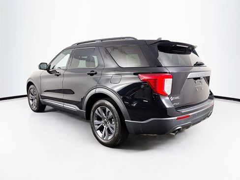Used 2024 Ford Explorer XLT w/ Equipment Group 202A AWD/4WD image 9