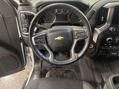 Used 2022 Chevrolet Silverado 2500 LT w/ Convenience Package image 15