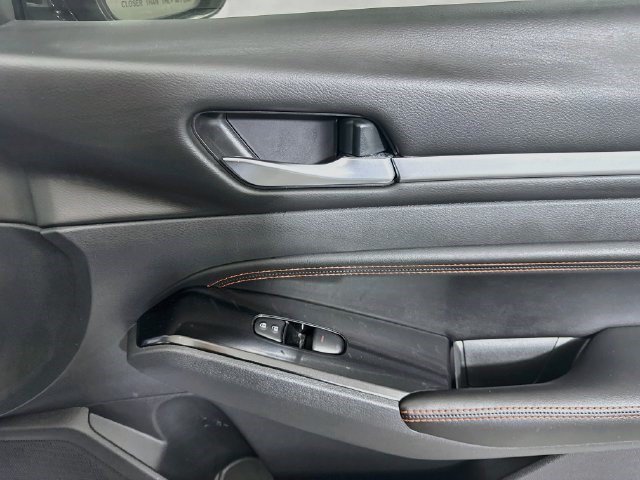 Used 2023 Nissan Altima 2.5 SR FWD image 30