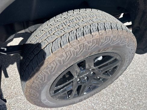Used 2025 Chevrolet Silverado 1500 LT Trail Boss w/ Convenience Package II AWD/4WD image 10