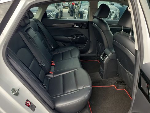 Certified 2020 Kia Cadenza Limited image 12
