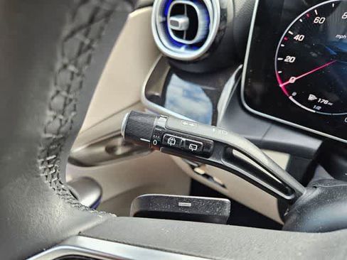 Used 2026 Mercedes-Benz GLC 300 image 27