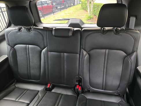 Used 2023 Jeep Wagoneer Series II RWD image 10