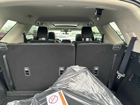 New 2026 Nissan Pathfinder SL w/ SL Premium Package AWD/4WD image 18