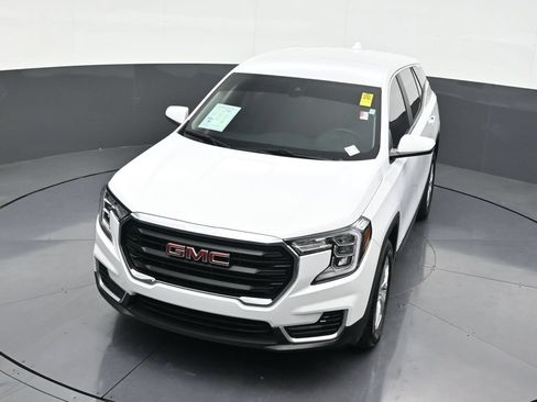 Used 2024 GMC Terrain SLE FWD image 20