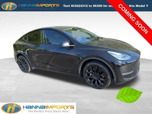 Used 2023 Tesla Model Y Long Range AWD/4WD image 1